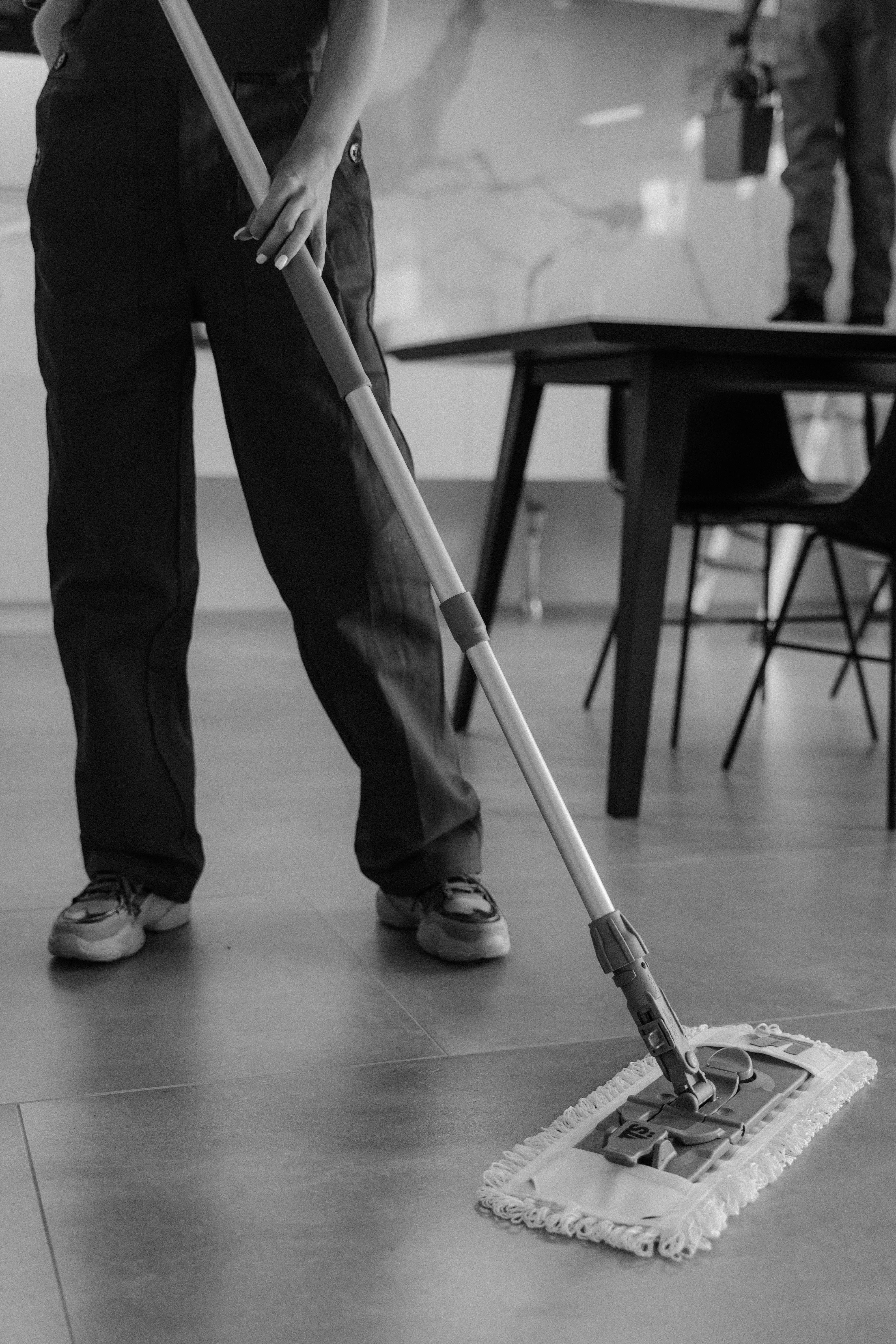 Mantenimiento recurrente de limpieza en hogares y comunidades.